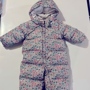 GAP snowsuit with matching booties and mittens- 18-24months
